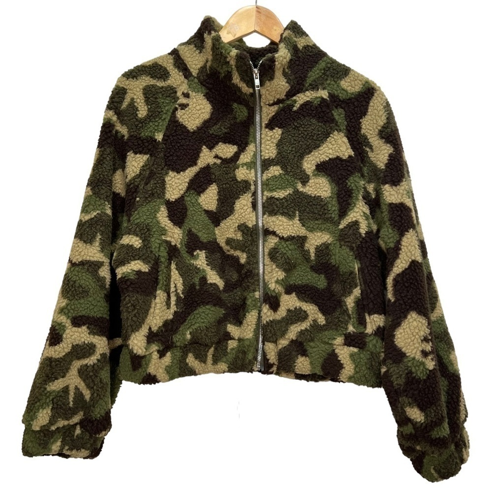 HYFVE Camouflage Sherpa Sweater Jacket Size Small